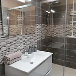 Le Clos Des Treilles Bed & Breakfast 3*
