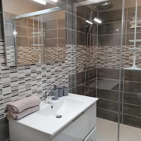 Le Clos Des Treilles Nocleg ze śniadaniem 3*